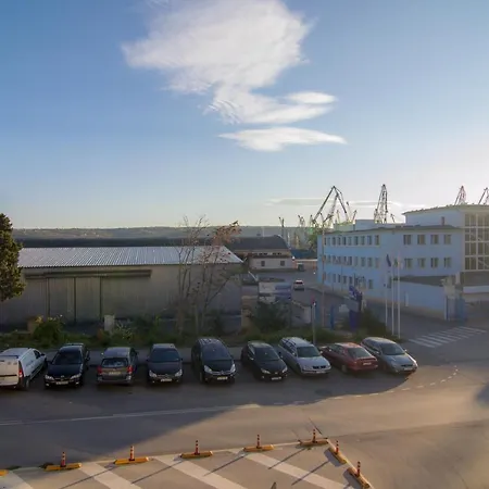 アパート Lunapart